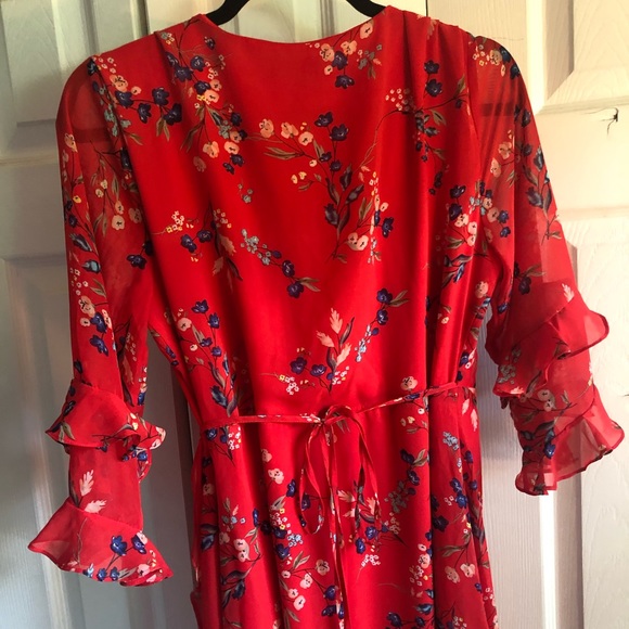Red floral Wrap Midi Dress - Picture 7 of 7
